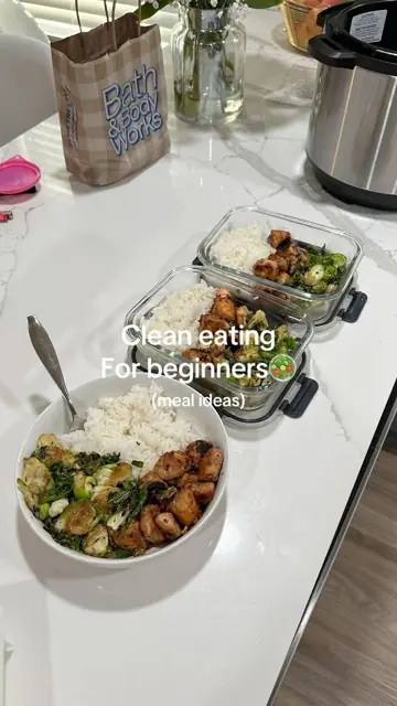 First slide: Clean eating / For beginners🥗 / (meal ideas)