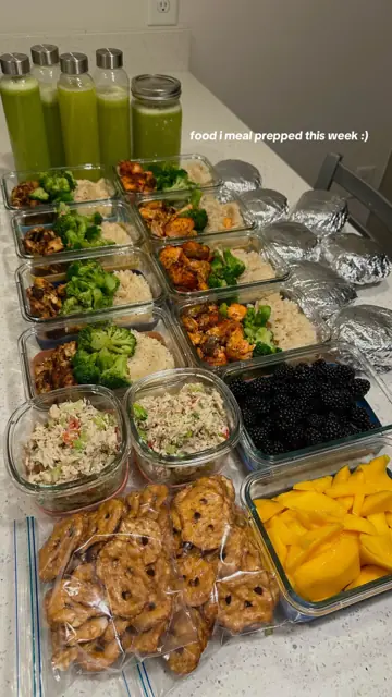 First slide: food i meal prepped this week :)