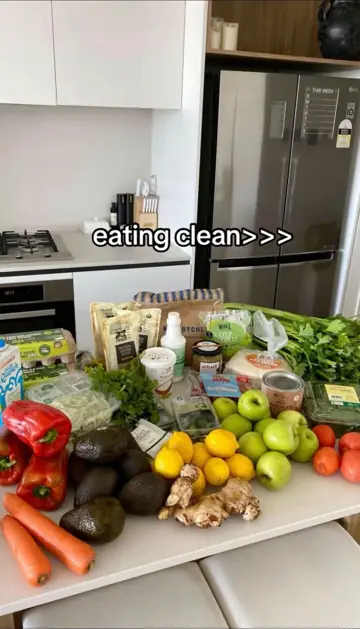 First slide: eating clean>>>