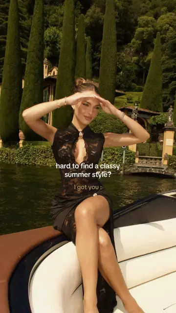 First slide: hard to find a classy summer style? I got you :
